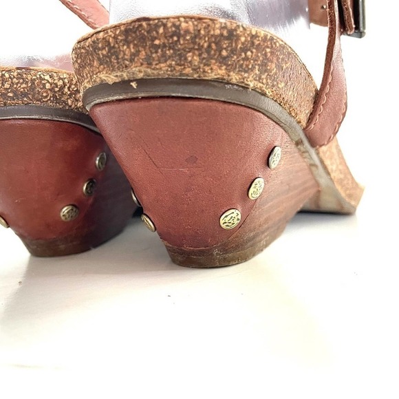 OTBT Brown Leather Thong T-strap Sandal Stud Ankle Strap St. Croix Shoe 9.5 - Picture 8 of 11